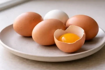 انڈوں کے استعمال میں اعتدال کیوں ضروری ہے؟ ماہرین کی رائے 2 انڈوں کے استعمال میں اعتدال کیوں ضروری ہے؟ ماہرین کی رائے
