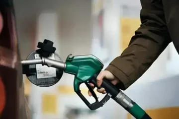 عالمی منڈی میں تیل سستا، پاکستان میں پیٹرولیم مصنوعات کی قیمتوں میں نمایاں کمی کا امکان 4 عالمی منڈی میں تیل سستا، پاکستان میں پیٹرولیم مصنوعات کی قیمتوں میں نمایاں کمی کا امکان