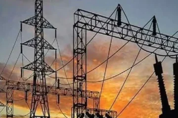 بجلی مہنگی ہونے کا امکان، نیپرا میں فیول ایڈجسٹمنٹ پر درخواست زیر غور