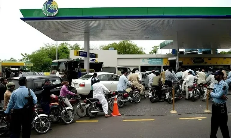 19180309حکومت کا بڑا عوامی ریلیف، پیٹرول 74 اور ڈیزل 67 روپے سستاe78f347