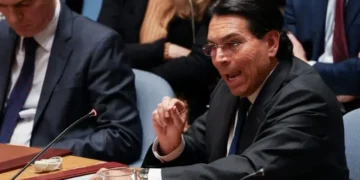 اقوامِ متحدہ میں اسرائیلی سفارت کار اور اعلیٰ عہدیدار کے درمیان تلخ جملوں کا تبادلہ 25 اقوامِ متحدہ میں اسرائیلی سفارت کار اور اعلیٰ عہدیدار کے درمیان تلخ جملوں کا تبادلہ