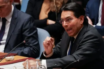 اقوامِ متحدہ میں اسرائیلی سفارت کار اور اعلیٰ عہدیدار کے درمیان تلخ جملوں کا تبادلہ