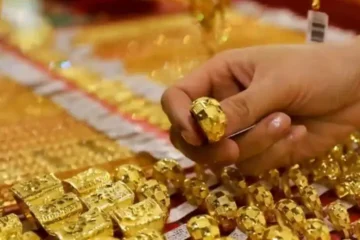 سونے کی قیمت میں معمولی کمی، چاندی مہنگی ہوگئی