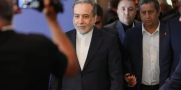 سوئٹزرلینڈ میں امریکا اور ایران کے درمیان مذاکراتی دور مکمل، وفود واپس روانہ