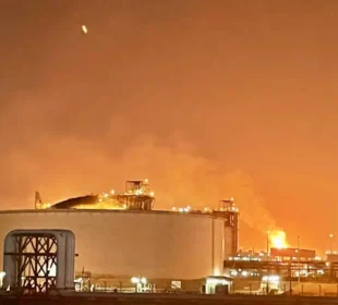 راس لفان گیس پلانٹ میں دھماکا، 13 افراد ہلاک، متعدد زخمی 6 راس لفان گیس پلانٹ میں دھماکا، 13 افراد ہلاک، متعدد زخمی