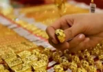 سونے کی قیمت میں بڑی کمی، فی تولہ 10 ہزار 400 روپے سستا