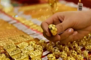 سونے کی قیمت میں بڑی کمی، فی تولہ 10 ہزار 400 روپے سستا