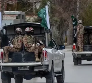خاران اور مستونگ میں دو کارروائیاں، 8 دہشت گرد ہلاک 8 خاران اور مستونگ میں دو کارروائیاں، 8 دہشت گرد ہلاک