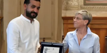 پاکستانی نوجوان نوید اسلم کی جرات کو اٹلی میں شاندار خراجِ تحسین