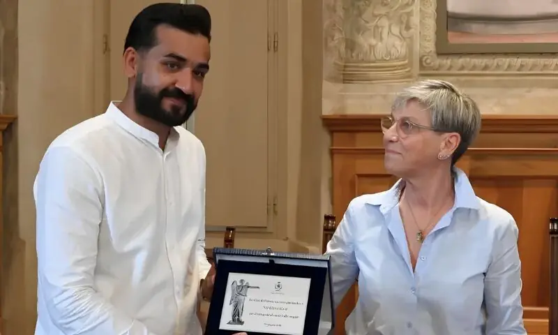 پاکستانی نوجوان نوید اسلم کی جرات کو اٹلی میں شاندار خراجِ تحسین