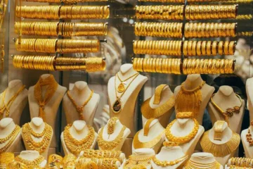 عالمی منڈی میں اضافے کے بعد پاکستان میں سونے کی قیمت میں نمایاں اضافہ