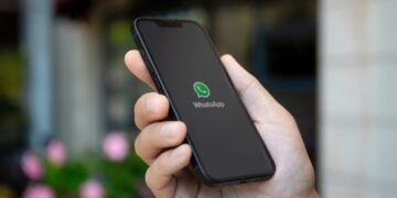 واٹس ایپ صارفین کے لیے نیا سیکیورٹی فیچر متعارف کرانے کی تیاری میں