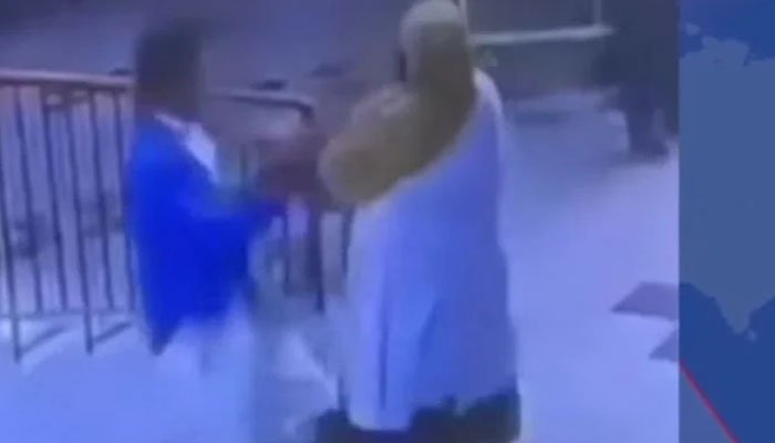 تیزاب حملے میں زخمی خاتون ڈاکٹر کا کراچی میں علاج جاری