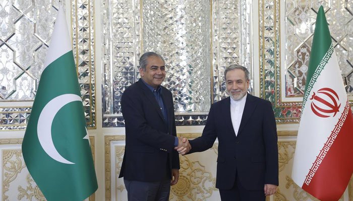 محسن نقوی نے ایرانی قیادت کے لیے خصوصی پیغام ایرانی وزیر خارجہ کے حوالے کر دیا