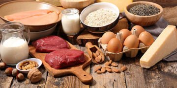 پاکستان میں بنیادی غذائی اشیاء کا استعمال کم، مہنگائی اور کم آمدنی اثرانداز