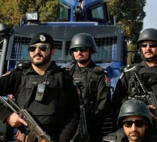 خیبرپختونخوا پولیس کا شہدا پیکج بڑھانے کا مطالبہ، سمری محکمہ داخلہ کو ارسال 9 خیبرپختونخوا پولیس کا شہدا پیکج بڑھانے کا مطالبہ، سمری محکمہ داخلہ کو ارسال