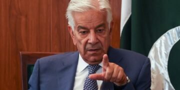 آزاد کشمیر کے بعض عناصر “ایجنڈے” پر چل رہے ہیں، وزیر دفاع