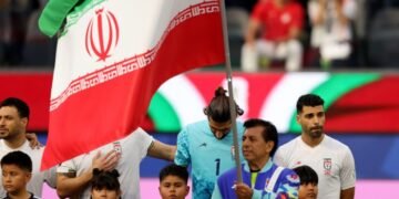 فیفا کی پابندی برقرار، ایرانی شاہی دور کا پرچم اسٹیڈیمز میں ممنوع قرار 21 فیفا کی پابندی برقرار، ایرانی شاہی دور کا پرچم اسٹیڈیمز میں ممنوع قرار