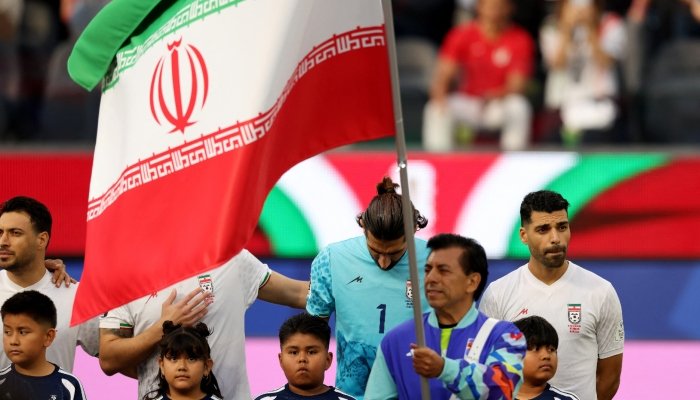 فیفا کی پابندی برقرار، ایرانی شاہی دور کا پرچم اسٹیڈیمز میں ممنوع قرار 1 فیفا کی پابندی برقرار، ایرانی شاہی دور کا پرچم اسٹیڈیمز میں ممنوع قرار