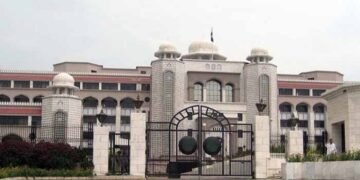 وفاقی بجٹ: وزیراعظم آفس اور اسٹاف کالونی کی تزئین و آرائش کے لیے کروڑوں روپے مختص 33 وفاقی بجٹ: وزیراعظم آفس اور اسٹاف کالونی کی تزئین و آرائش کے لیے کروڑوں روپے مختص
