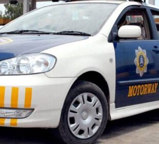22 لاکھ کا سونا سڑک پر کیسے آیا؟ حقیقت نے سب کو حیران کر دیا 3 22 لاکھ کا سونا سڑک پر کیسے آیا؟ حقیقت نے سب کو حیران کر دیا