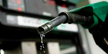 پیٹرول پرلیوی میں 40 روپے 49 پیسےکمی 21 پیٹرول پرلیوی میں 40 روپے 49 پیسےکمی