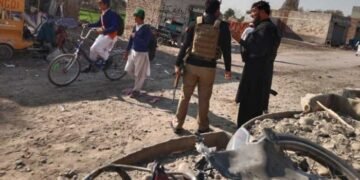 بنوں میں دو دھماکے، 7 افراد شہید 24 بنوں میں دو دھماکے، 7 افراد شہید