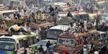 پٹرولیم مصنوعات کی قیمتوں میں کمی کے بعد پبلک ٹرانسپورٹ کے کرایوں میں بھی کمی کا اعلان 20 پٹرولیم مصنوعات کی قیمتوں میں کمی کے بعد پبلک ٹرانسپورٹ کے کرایوں میں بھی کمی کا اعلان