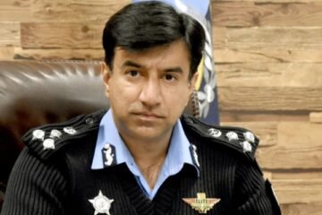احتجاج کیس میں چالان جمع نہ کرانےپر ڈی آئی جی اسلام آبادکوایک ماہ قید 4 احتجاج کیس میں چالان جمع نہ کرانےپر ڈی آئی جی اسلام آبادکوایک ماہ قید