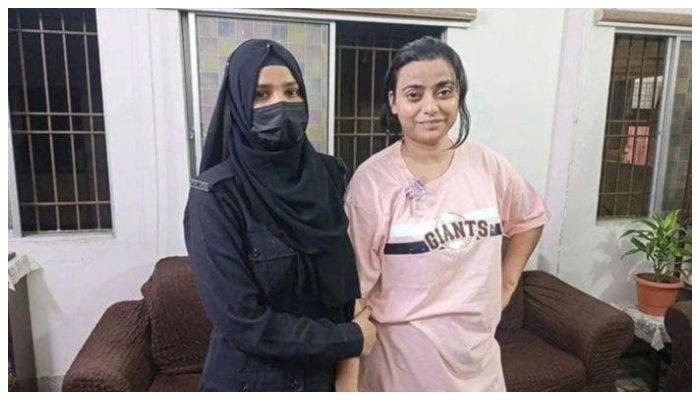 کراچی: انمول عرف پنکی کے مالیاتی ریکارڈ میں اہم انکشاف 1 کراچی: انمول عرف پنکی کے مالیاتی ریکارڈ میں اہم انکشاف