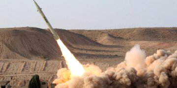 ایران کا بحرین اور کویت میں امریکی تنصیبات پر میزائل و ڈرون حملوں کا دعویٰ