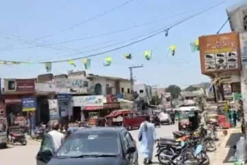 عوام نے ہڑتال کی کال مسترد کر دی، معمولاتِ زندگی معمول کے مطابق جاری 2 عوام نے ہڑتال کی کال مسترد کر دی، معمولاتِ زندگی معمول کے مطابق جاری