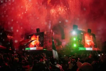 فیفا ورلڈ کپ 2026: میکسیکو راؤنڈ آف 16 میں پہنچ گیا، ملک بھر میں جشن 2 فیفا ورلڈ کپ 2026: میکسیکو راؤنڈ آف 16 میں پہنچ گیا، ملک بھر میں جشن
