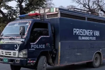 راولپنڈی: فرار ہونے والے مزید تین قیدی گرفتار، مجموعی تعداد 7 ہوگئی 2 راولپنڈی: فرار ہونے والے مزید تین قیدی گرفتار، مجموعی تعداد 7 ہوگئی