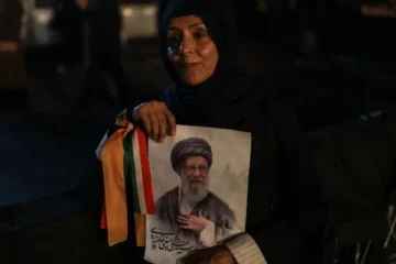 تہران میں آیت اللہ علی خامنہ ای کی آخری رسومات، 100 سے زائد ممالک کے وفود کی شرکت متوقع 2 تہران میں آیت اللہ علی خامنہ ای کی آخری رسومات، 100 سے زائد ممالک کے وفود کی شرکت متوقع