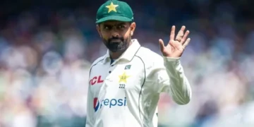 قومی ٹیسٹ ٹیم میں اہم تبدیلیاں، بابر اعظم کو دوبارہ کپتانی مل گئی 18 قومی ٹیسٹ ٹیم میں اہم تبدیلیاں، بابر اعظم کو دوبارہ کپتانی مل گئی