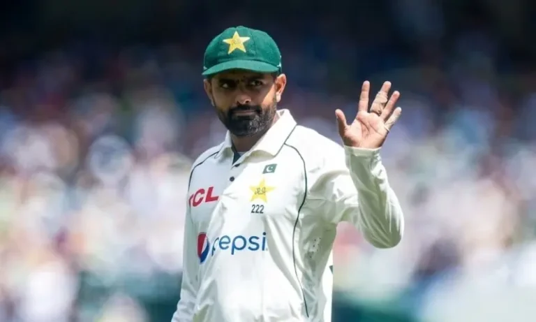 051122قومی ٹیسٹ ٹیم میں اہم تبدیلیاں، بابر اعظم کو دوبارہ کپتانی مل گئی590f495e6
