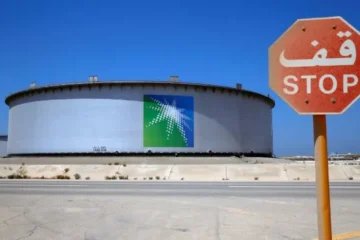سعودی عرب نے ایشیائی خریداروں کے لیے خام تیل کی قیمتوں میں نمایاں کمی کر دی
