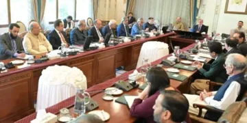 وفاقی کابینہ میں ممکنہ تبدیلیوں پر غور، اہم وزارتوں میں ردوبدل کا امکان 13 وفاقی کابینہ میں ممکنہ تبدیلیوں پر غور، اہم وزارتوں میں ردوبدل کا امکان