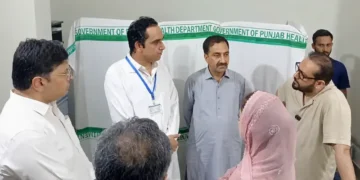 اے سی چلانے پر ایم ایس معطل، وزیرِ صحت کے رویے پر ڈاکٹرز برادری بھڑک اٹھی 1 اے سی چلانے پر ایم ایس معطل، وزیرِ صحت کے رویے پر ڈاکٹرز برادری بھڑک اٹھی
