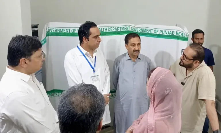 14153827bاے سی چلانے پر ایم ایس معطل، وزیرِ صحت کے رویے پر ڈاکٹرز برادری بھڑک اٹھی31244d