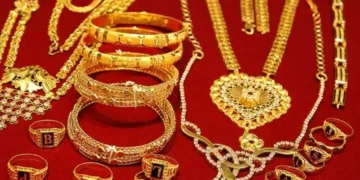 سونے کی قیمت میں مسلسل دوسرے روز کمی، فی تولہ 5,600 روپے سستا 40 سونے کی قیمت میں مسلسل دوسرے روز کمی، فی تولہ 5,600 روپے سستا