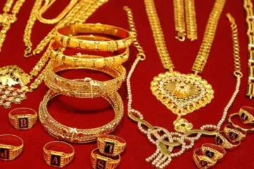 سونے کی قیمت میں مسلسل دوسرے روز کمی، فی تولہ 5,600 روپے سستا 3 سونے کی قیمت میں مسلسل دوسرے روز کمی، فی تولہ 5,600 روپے سستا