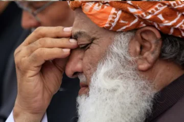 اداروں سے متعلق بیان پر تنازع؛ عدالت نے مولانا فضل الرحمان کو طلب کرلیا 2 اداروں سے متعلق بیان پر تنازع؛ عدالت نے مولانا فضل الرحمان کو طلب کرلیا