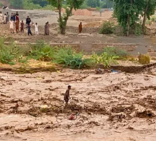 ملک کے بالائی علاقوں میں موسلا دھار بارشوں سے تباہی، 12 افراد جاں بحق، کئی علاقے زیر آب