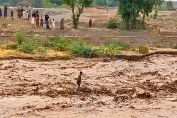 ملک کے بالائی علاقوں میں موسلا دھار بارشوں سے تباہی، 12 افراد جاں بحق، کئی علاقے زیر آب 2 ملک کے بالائی علاقوں میں موسلا دھار بارشوں سے تباہی، 12 افراد جاں بحق، کئی علاقے زیر آب