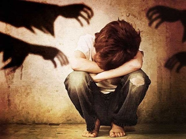 کب تک ہمارے بچے خوف کے سائے میں جیتے رہیں گے؟ 1 کب تک ہمارے بچے خوف کے سائے میں جیتے رہیں گے؟