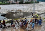 خیبرپختونخوا اور پنجاب میں بارشوں اور سیلاب سے 14 افراد جاں بحق، متعدد زخمی 13 خیبرپختونخوا اور پنجاب میں بارشوں اور سیلاب سے 14 افراد جاں بحق، متعدد زخمی