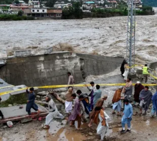 خیبرپختونخوا اور پنجاب میں بارشوں اور سیلاب سے 14 افراد جاں بحق، متعدد زخمی 5 خیبرپختونخوا اور پنجاب میں بارشوں اور سیلاب سے 14 افراد جاں بحق، متعدد زخمی