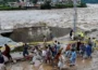 خیبرپختونخوا اور پنجاب میں بارشوں اور سیلاب سے 14 افراد جاں بحق، متعدد زخمی 7 خیبرپختونخوا اور پنجاب میں بارشوں اور سیلاب سے 14 افراد جاں بحق، متعدد زخمی